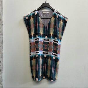 NWOT Marie Oliver 100% Silk Abstract Shift Mini Dress, Size XS.